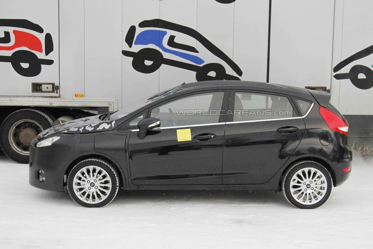 Шпионы засняли на тестах фейслифтинговый Ford Fiesta 48 Шпионы засняли на тестах фейслифтинговый Ford Fiesta 53