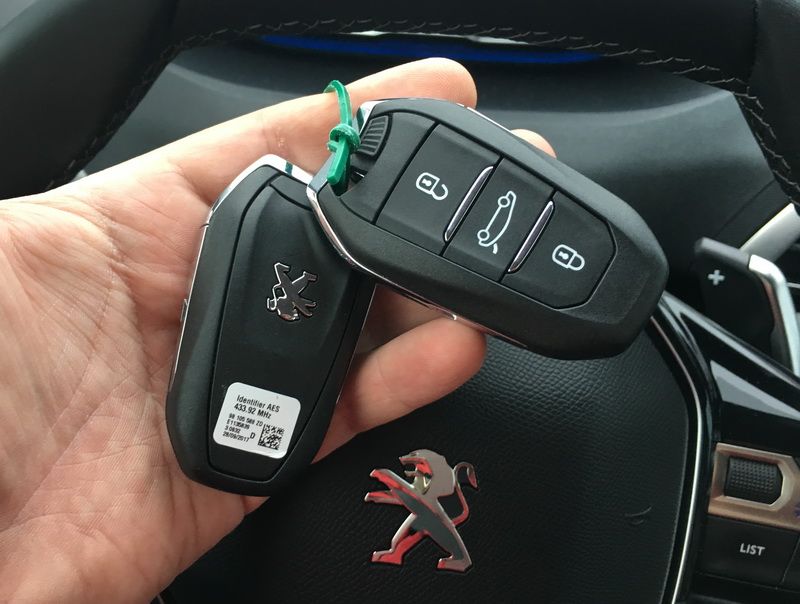 Смарт-ключ peugeot 208. Ключ пежо 508. Ключ пежо 3008 2018. Ключ пежо 3008 2018. Чехол на ключ пежо 3008.