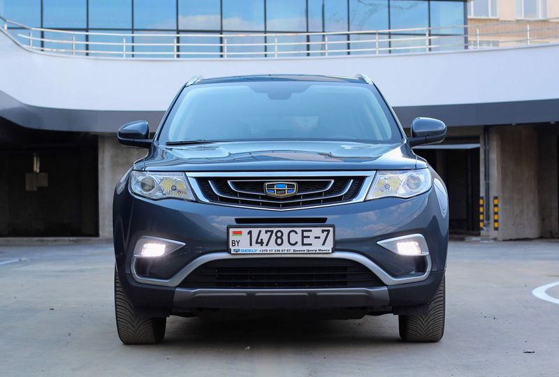 Джил атлас про отзывы владельцев. Geely Atlas седан.