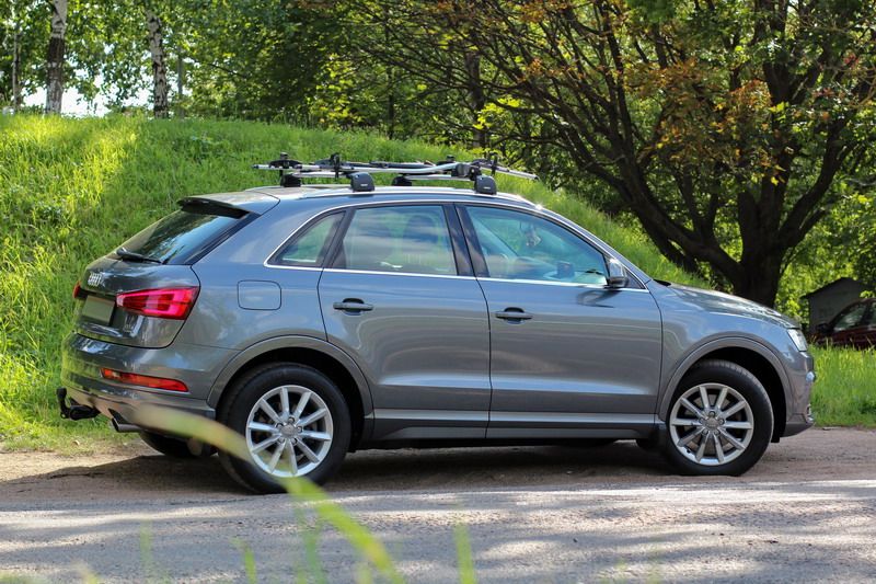 audi q3 na podemnike nadezhnaya mashina