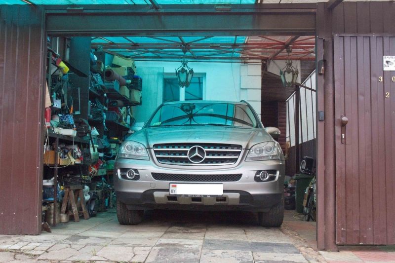 Быстрый навес для машины своими руками из подручных средств в домашних условиях